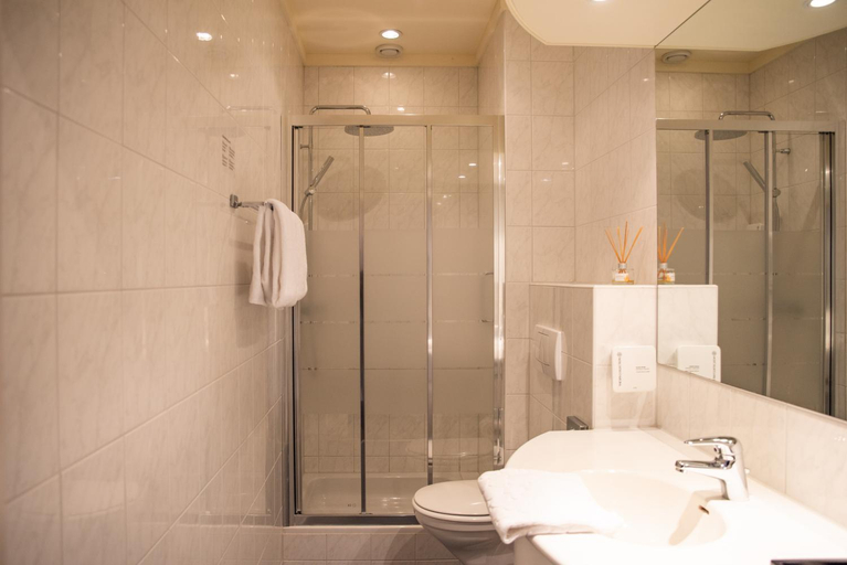 Bathroom 3, Landgoed Hotel & Restaurant Carelshaven, Hof van Twente