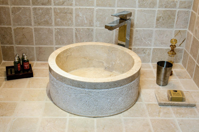 Bathroom 4, La Jourdane, Gard