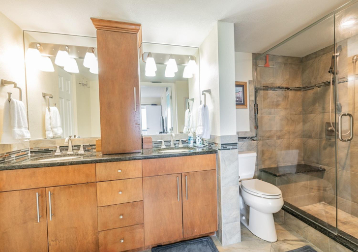 Bathroom 3, La Puerta Beautiful Bayfront Condo, Pinellas