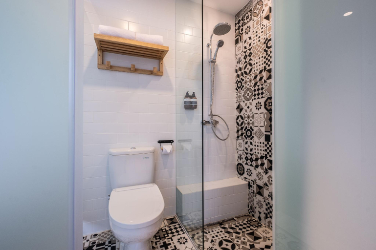Bathroom 6
