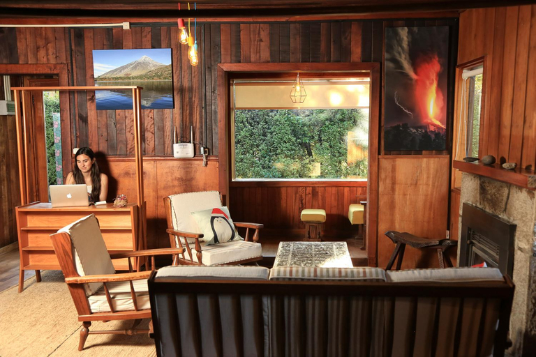 Public Area 2, Luckys Hostel, Cautín