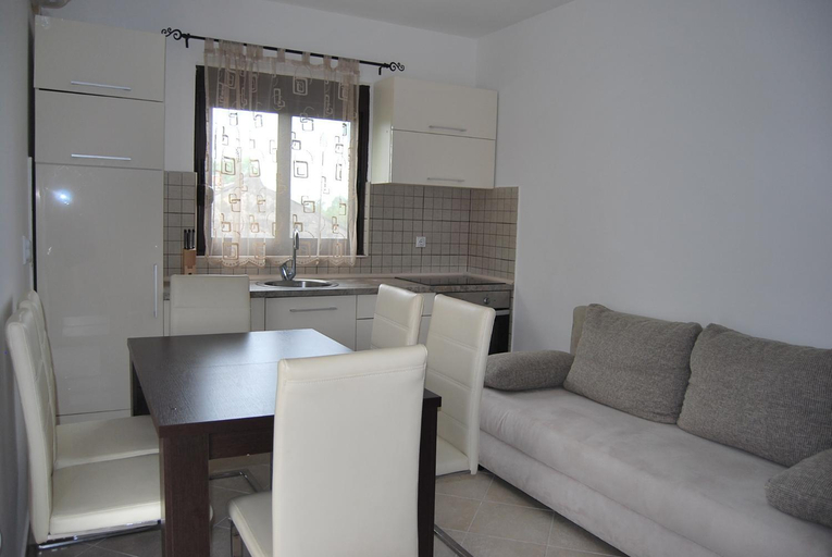 Others 5, Apartments Aneta