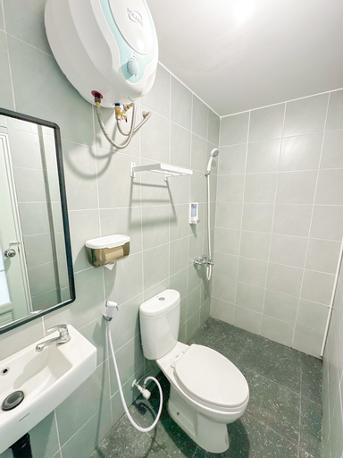 Bathroom 13