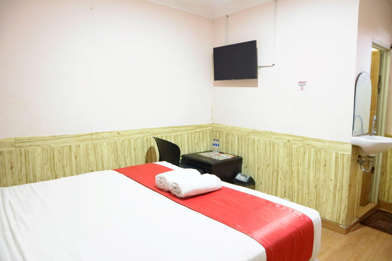 Bedroom 13