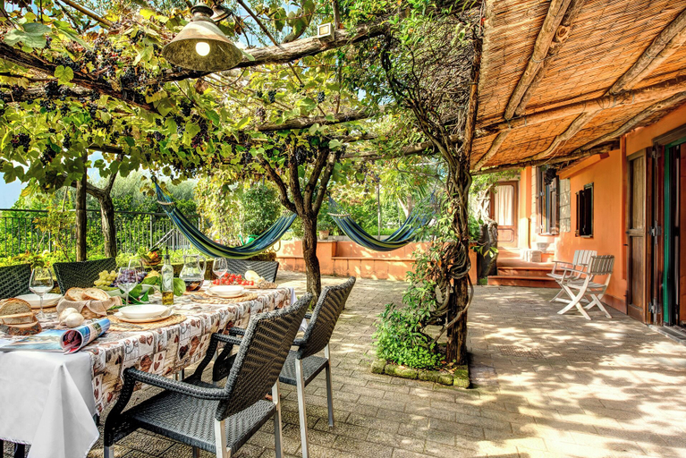Food & Drinks, Villa Sorrentina With Panoramic Terrace, Napoli