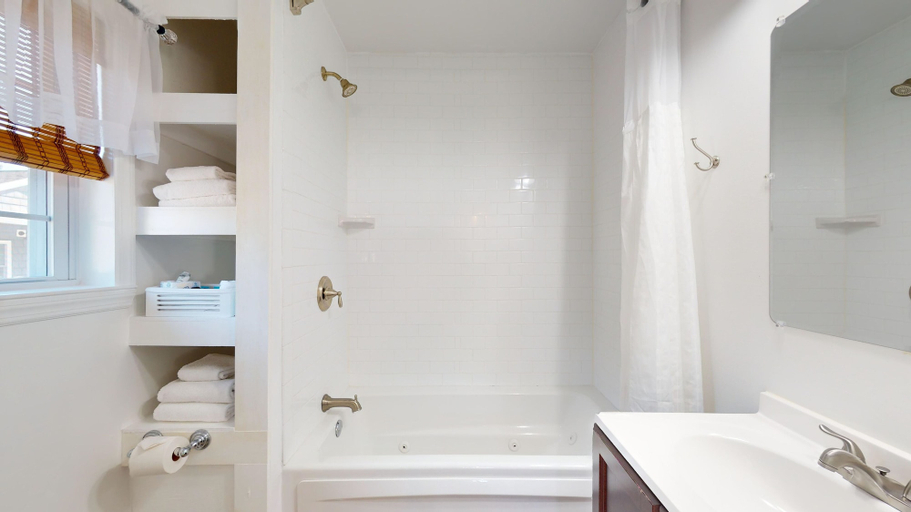 Bathroom 3, Coastal Estate, Cape May