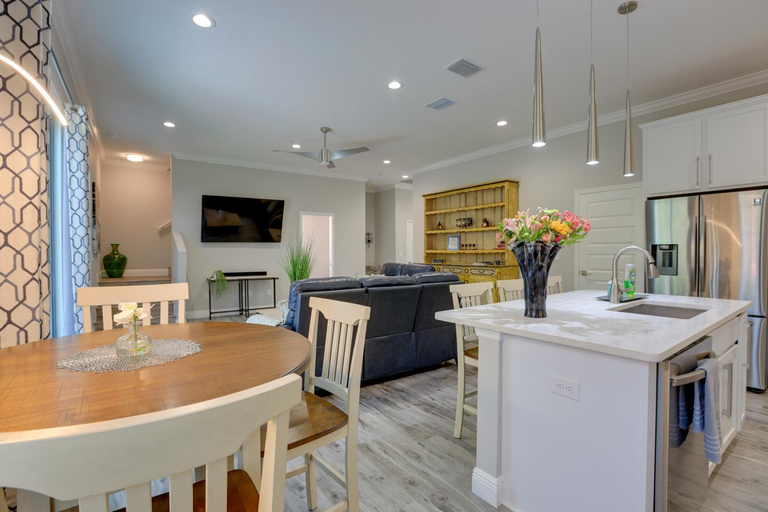 Others 4, Modern Ocala Townhome w/ EV Charger Near WEC, Marion