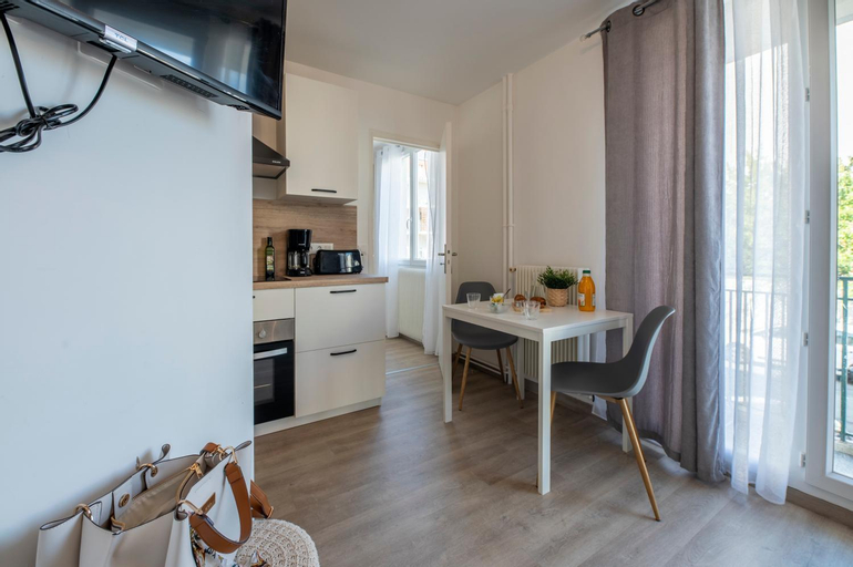 Dining Room 9