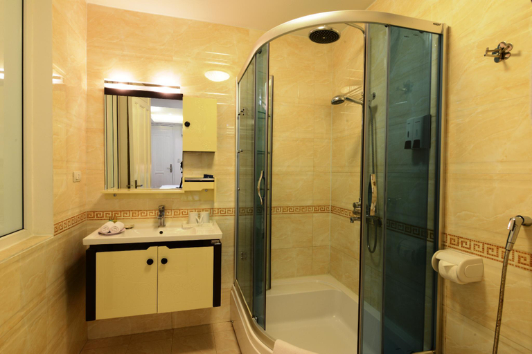 Bathroom 4, Golden Sun Palace Hotel, Hoàn Kiếm
