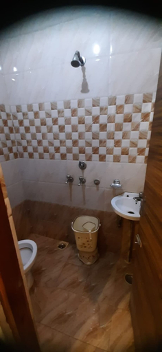 Bathroom 3, Goroomgo The Lotus Kalka, Solan