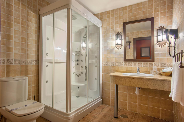 Bathroom 2, Hotel Moya, Cuenca