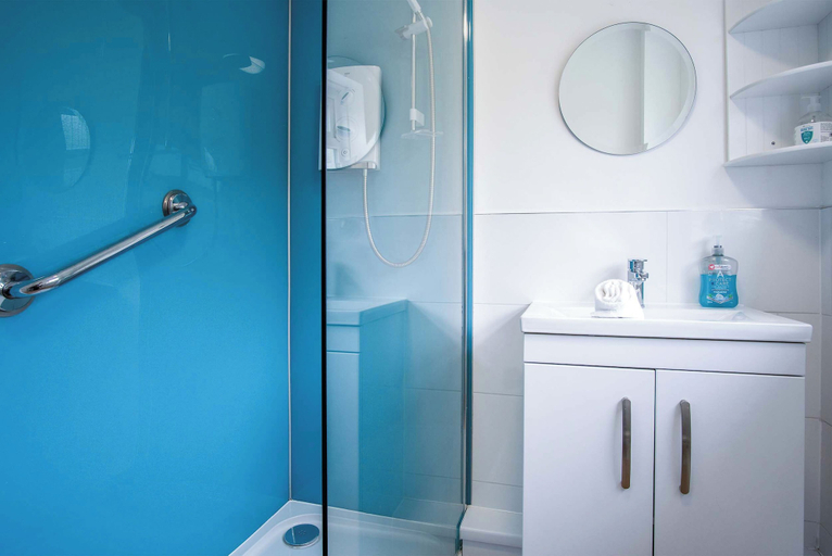 Bathroom 3, Bayview 61 - 2 Bedroom - Bayview Oxwich, Swansea