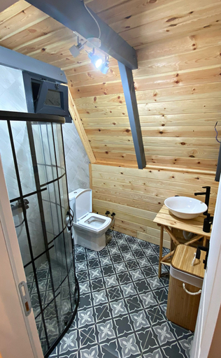 Bathroom, Zua Bungalov, Pazar