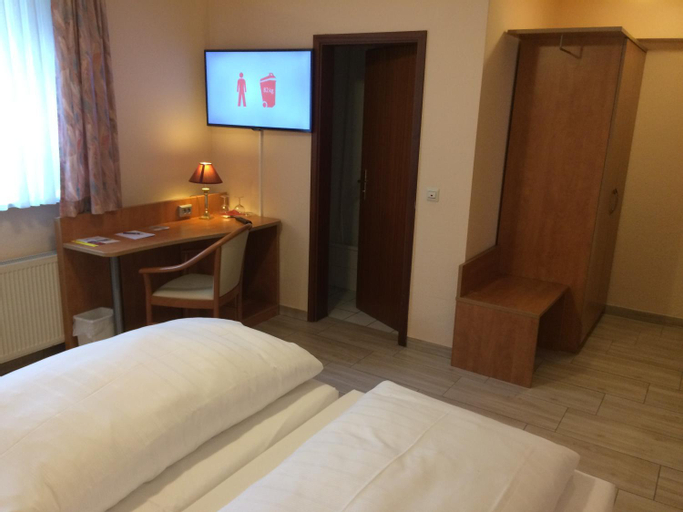Bedroom 14