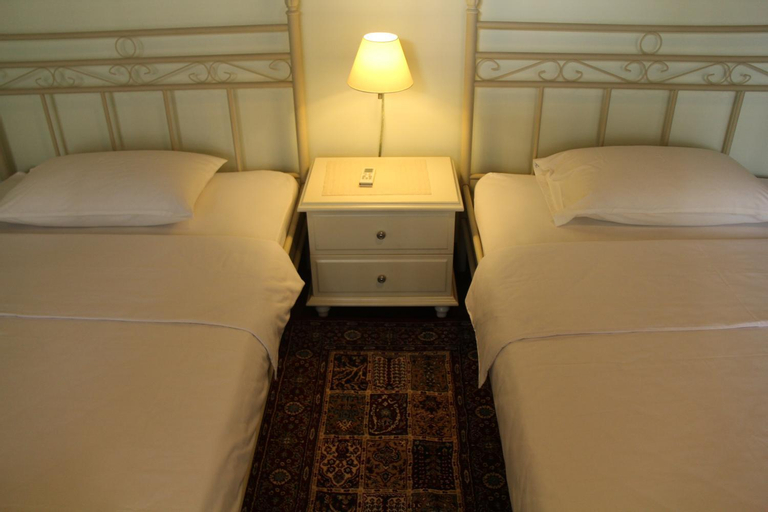 Bedroom 2, Bed and Breakfast Tomang, West Jakarta