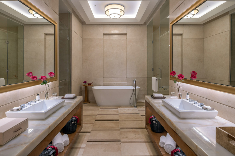 Bathroom 16