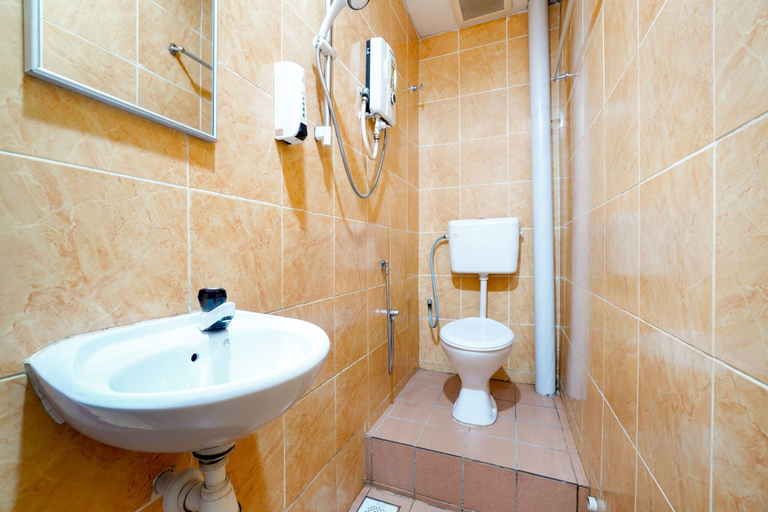 Bathroom 4, 89490 Hill Times Inn Hotel, Kinta