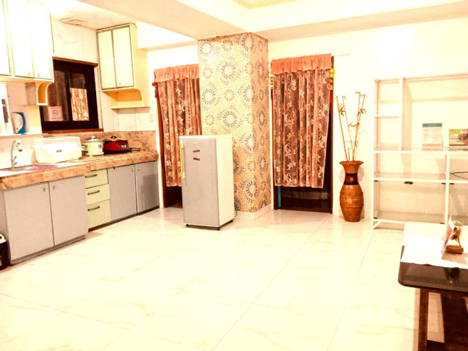 Dining Room 8