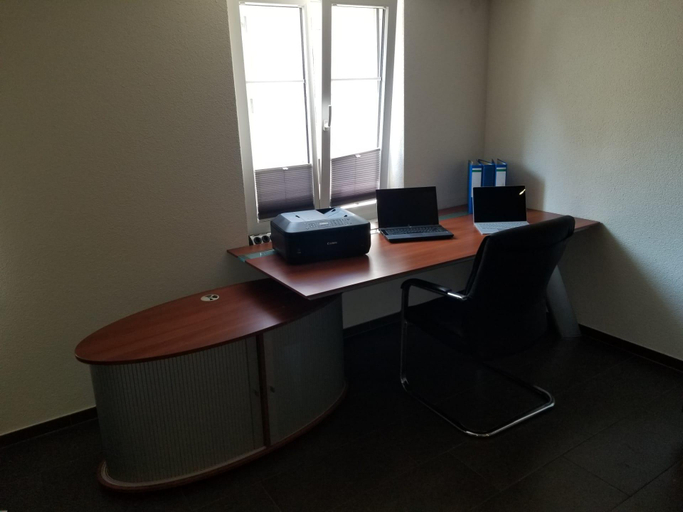 Others 2, 3 Doppelbett Business Apartment am Bodensee, Arbon