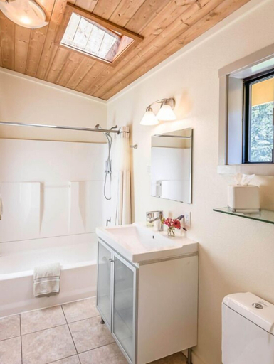 Bathroom 3, Cottages at Little River Cove, Mendocino