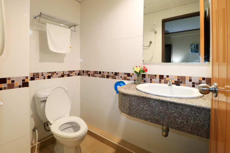 Bathroom 4, Genting Hotel, Hat Yai