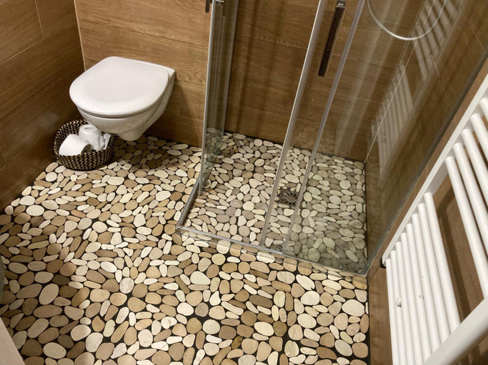 Bathroom 2, Les Pommiers - Chambres d'hotes climatisees, Bas-Rhin
