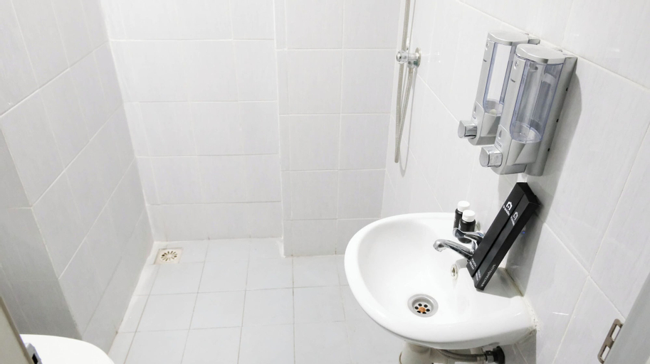 Bathroom 8
