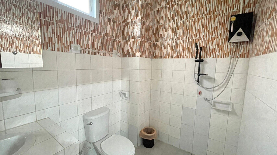 Bathroom 3, Little Seoul, Muang Chiang Mai