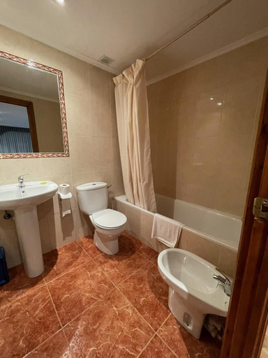 Bathroom 5, El Rincon de las Merindades, Burgos