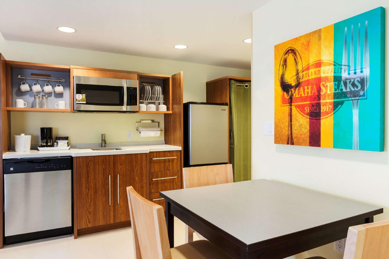 Dining Room 8