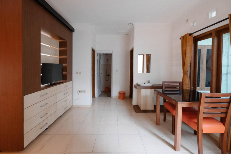 Dining Room 9