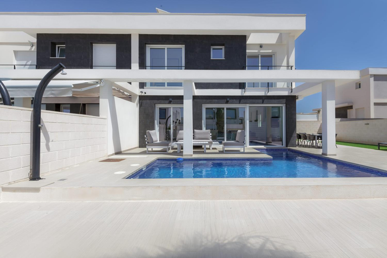 Sport & Beauty 2, Casa Bos Dolpfin Wellness Luxury Entire Villa Pool & Jacuzzi Gran Alacant near Beach, Alicante