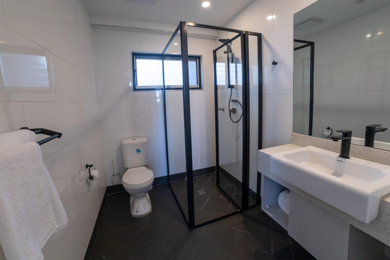 Bathroom, Toorak Central, Rewa