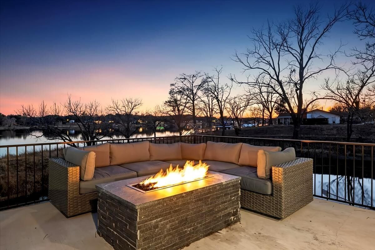 Others 5, Lakefront Home w/ Pool, Spa, & Game Room!, Llano