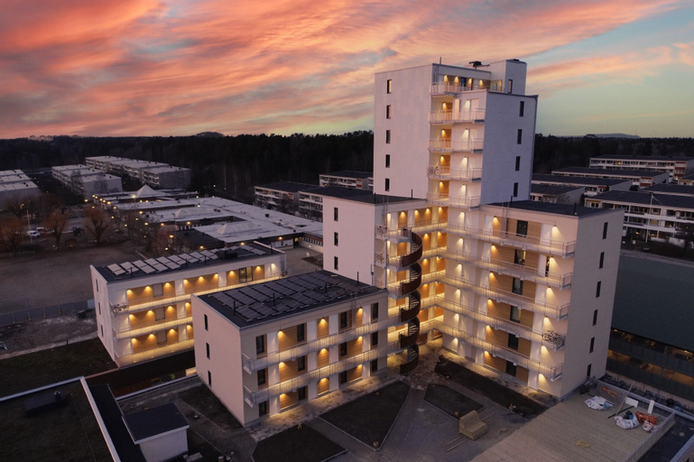 Exterior & Views