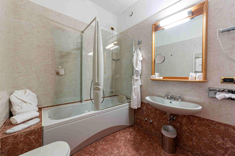 Bathroom 9