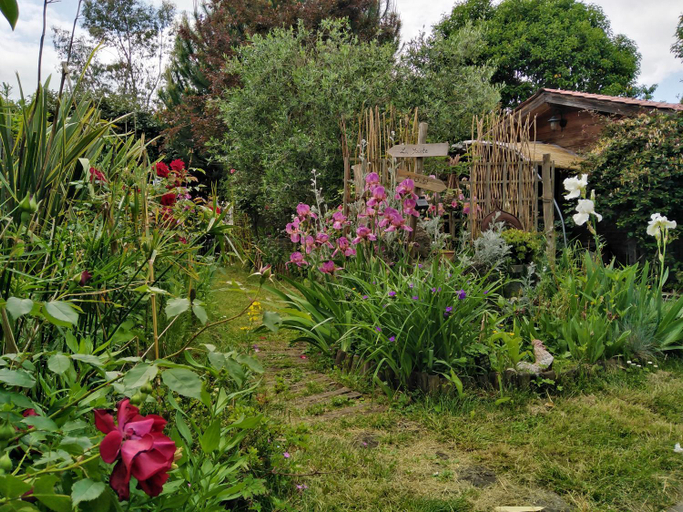 Others 5, Le chalet du Jardin cache, Lot-et-Garonne