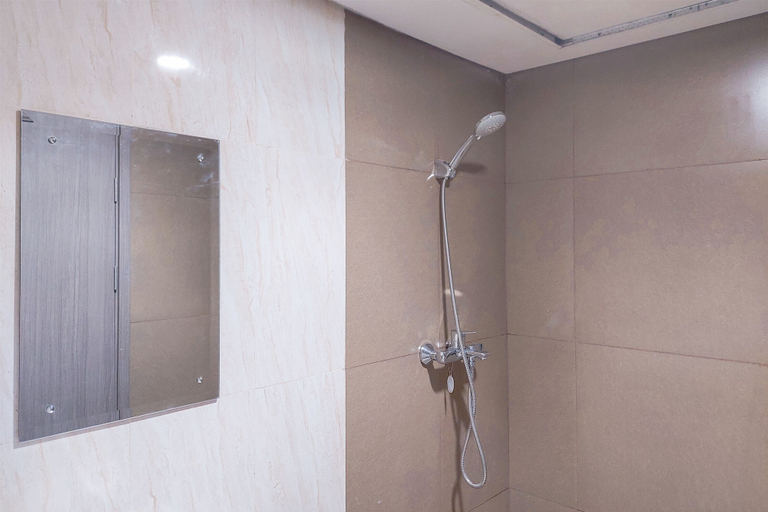Bathroom 4, Modern and Cozy Studio at Apartment Tamansari Bintaro Mansion, South Tangerang