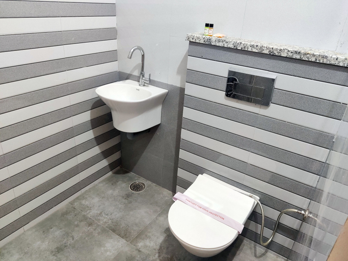 Bathroom 3, SHREE JI STAYS, Fazilka
