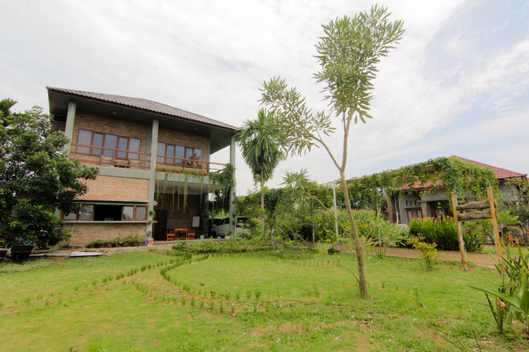 Exterior & Views 2, Bua Guest House, Deli Serdang