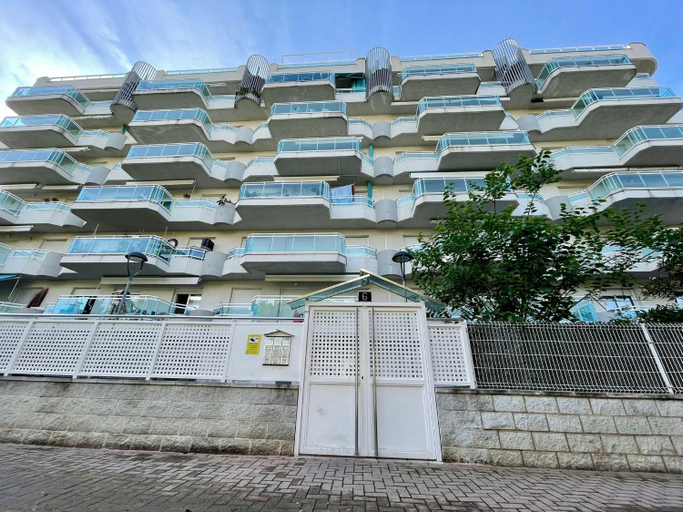 Exterior view 3, For a Stay Larimar, Tarragona