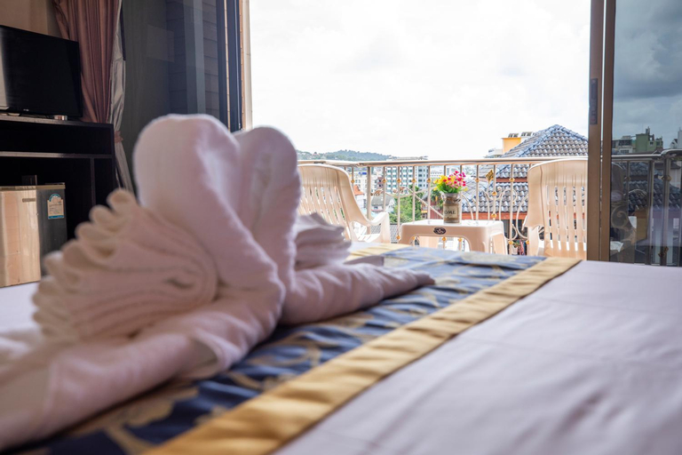 Bedroom 2, Lily Holiday Hotel 百合假日酒店, Phuket Island