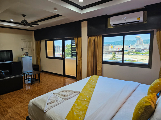Bedroom 13