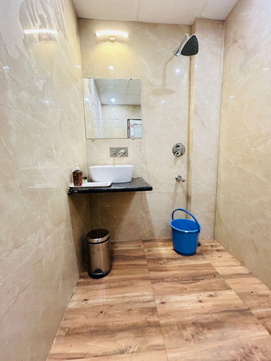 Bathroom 5, Hotel Satsang Grand, Varanasi
