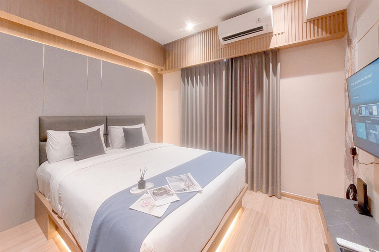 Bedroom 1, Spacious and Comfy 3BR at Sky House BSD Apartment, South Tangerang
