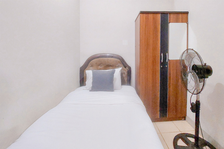 Bedroom 3, Good and Homey 2BR Apartment Serpong Greenview, Tangerang Selatan