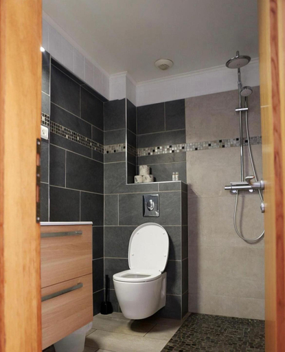 Bathroom 2, Hotel de la jetee, Haute-Corse