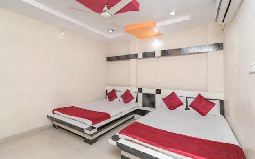 Others 3, Hotel Rameshwaram, Ujjain