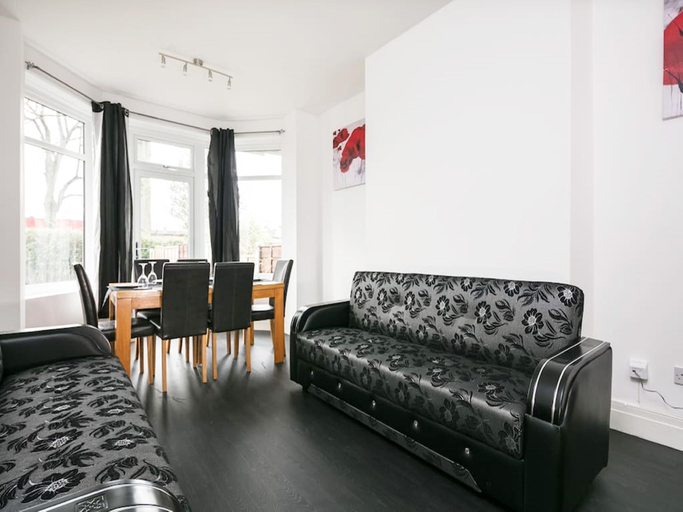 Others 3, Shared Short Term South Manchester Accommodation, Trafford