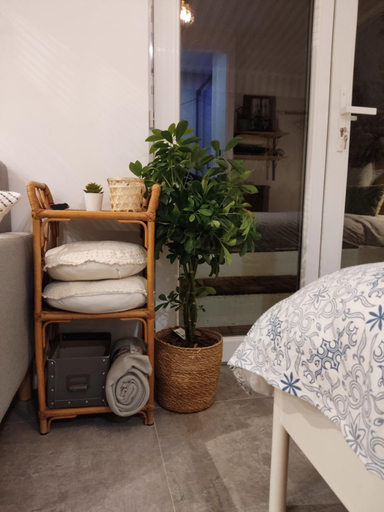 Others 4, Superbe appartement avec jacuzzi avec jardin privé, Rhône